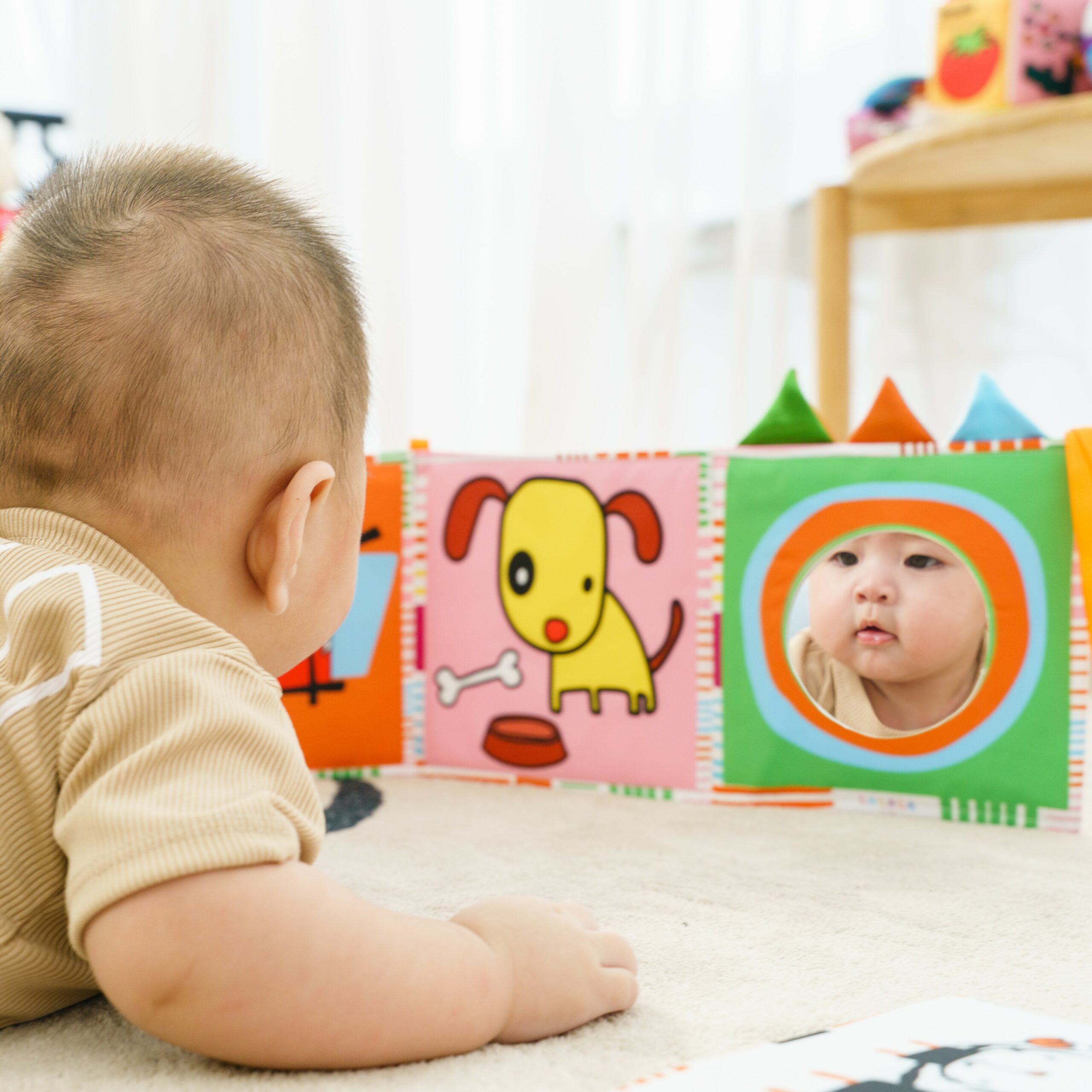 Quây cũi kiêm sách vải kích thích thị giác - Ảnh 5